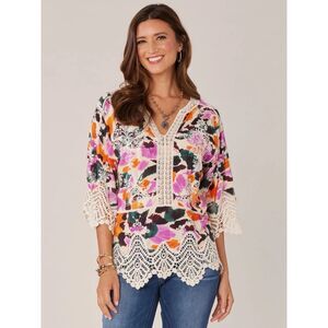 Democracy Plus Size XL Split V-Neck Crochet Scallop Trim 3/4 Sleeve Peplum Top